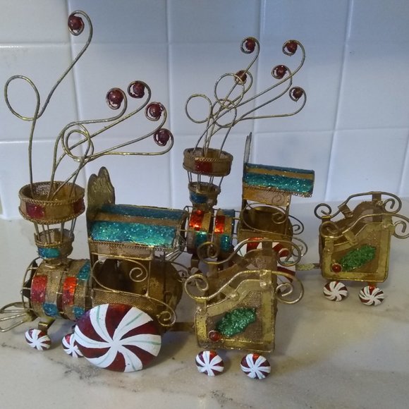 Two painted metal Christmas Choo-Choo train decorations - Picture 2 of 6